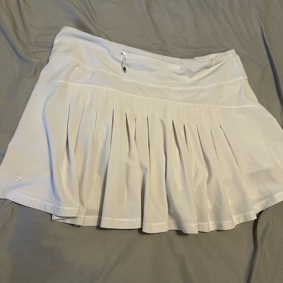 LuluLemon Skort !! Size Large (10) - Picture 5 of 6